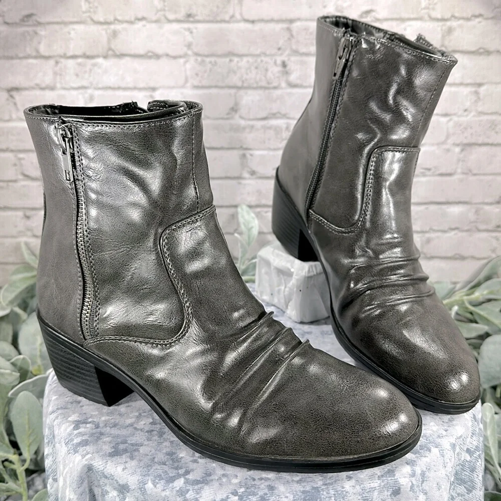 Life Stride Watchful Grey Faux Leather Round Toe Ankle Zip Boots WMS 8.5/9M✨EUC✨ - Picture 1 of 13